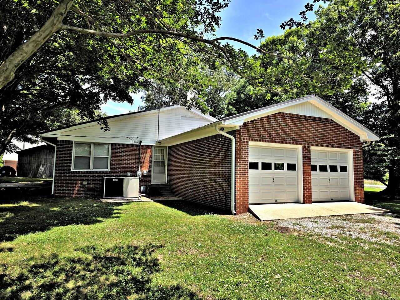 27043 Copeland Rd - Photo 4 of 40