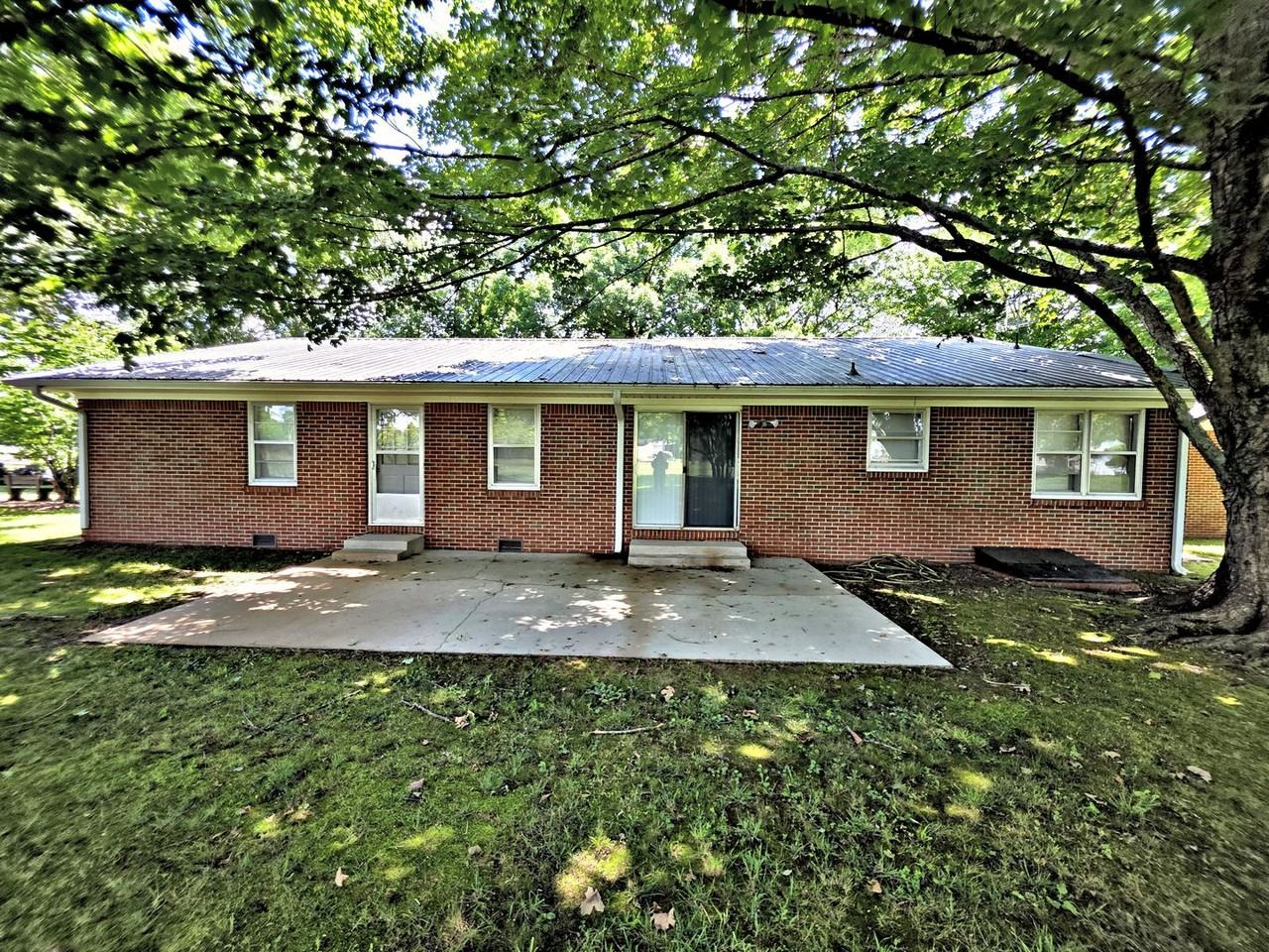27043 Copeland Rd - Photo 5 of 40