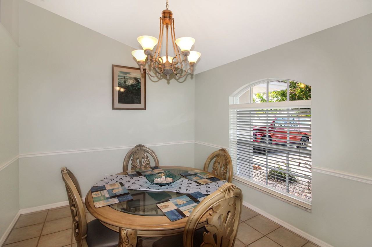1180 Palmetto Dr - Photo 5 of 21