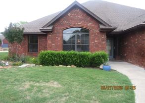 3119 Ne Mayflower Ave - Photo 1 of 1