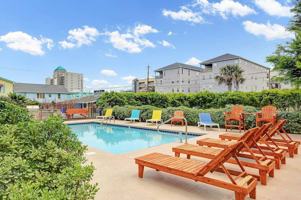 featured image of 305 Lake Park Blvd S #106