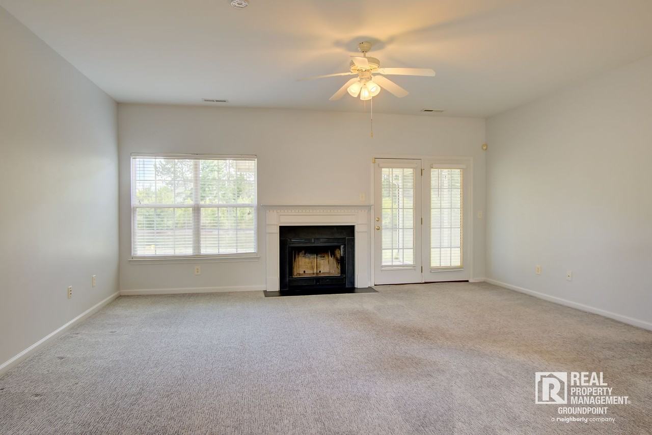 2815 Summertrees Blvd - Photo 6 of 21