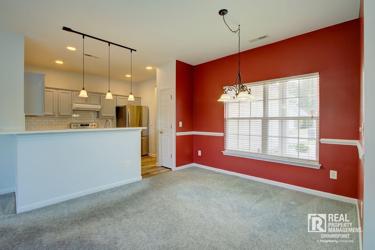 2815 Summertrees Blvd - Photo 7 of 21