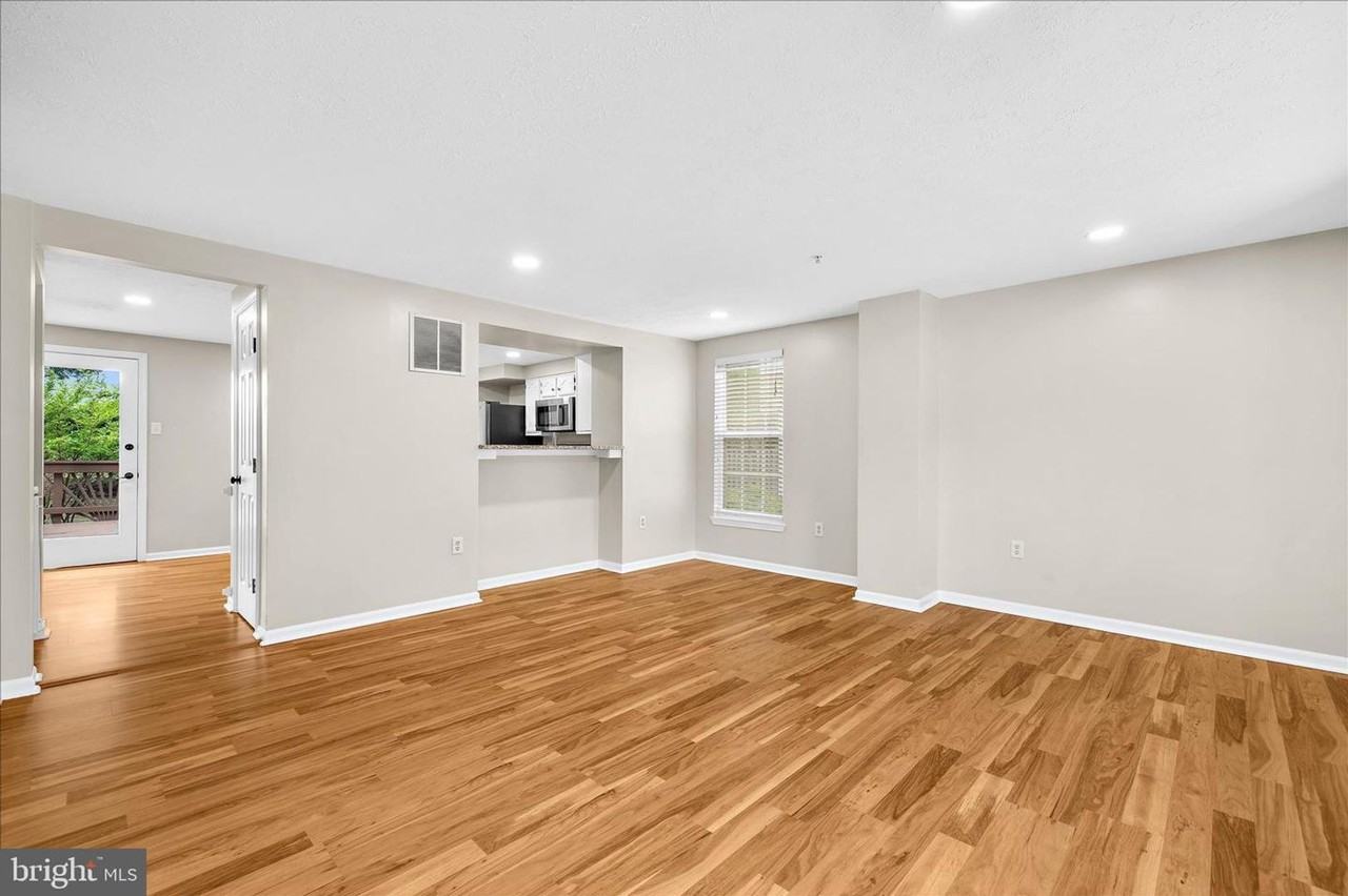 577 Quaker Ridge Ct - Photo 4 of 34