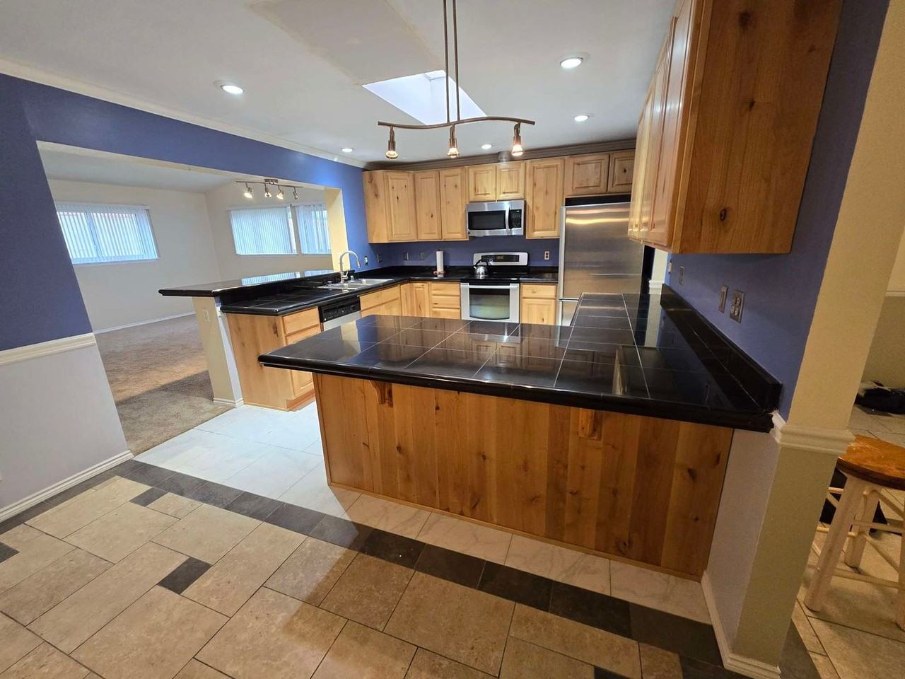 1500 Shirley St Ne - Photo 4 of 36
