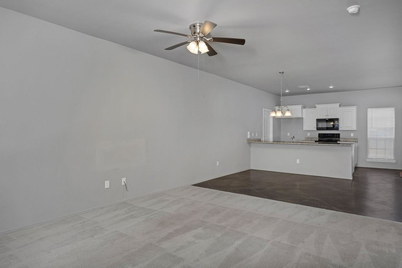 5004 Hawken St - Photo 4 of 21
