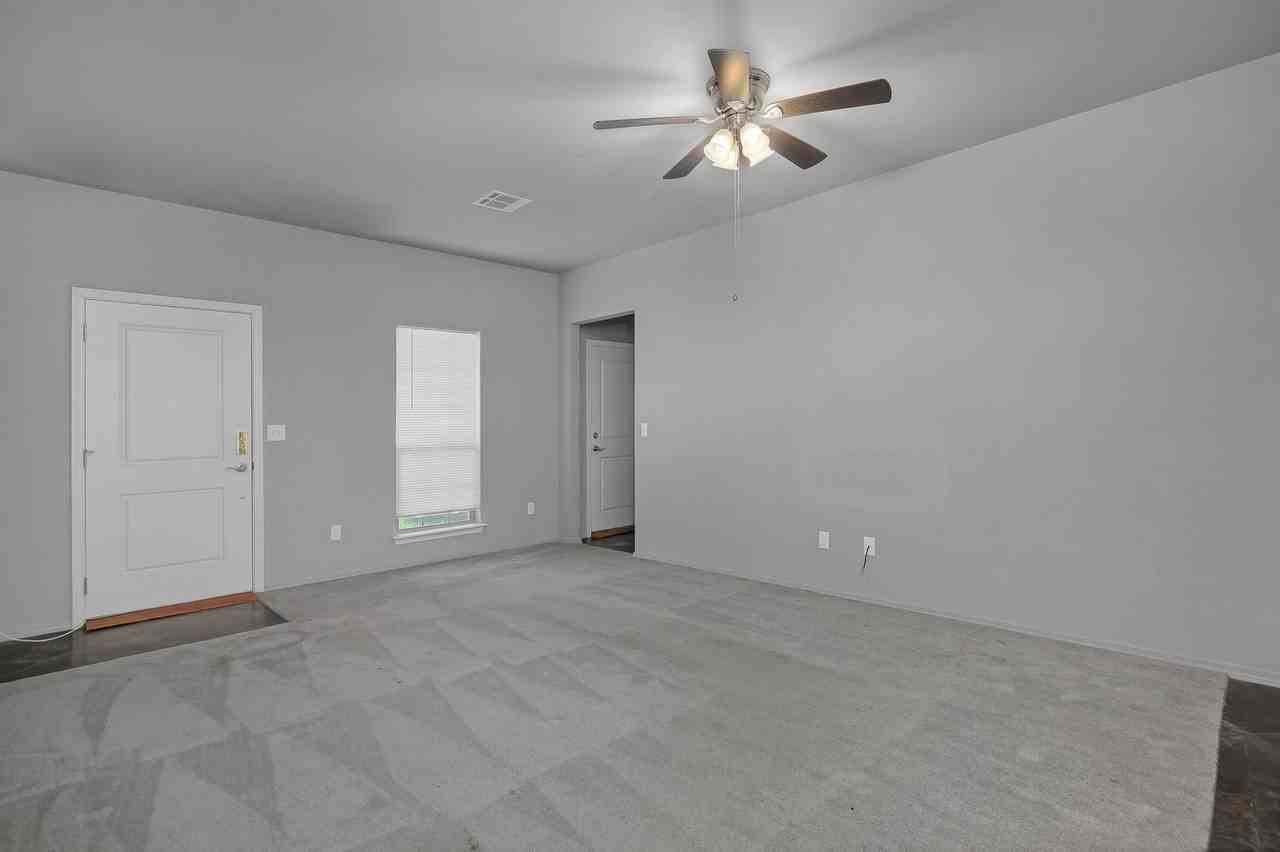 5004 Hawken St - Photo 7 of 21