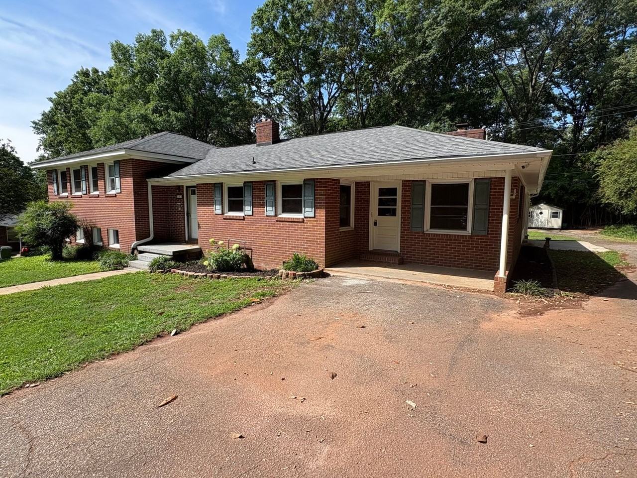 207 Holly Ave - Photo 3 of 34