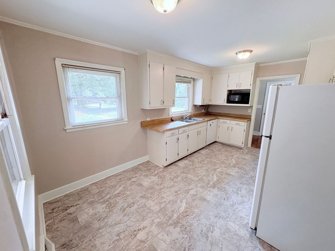 207 Holly Ave - Photo 5 of 34