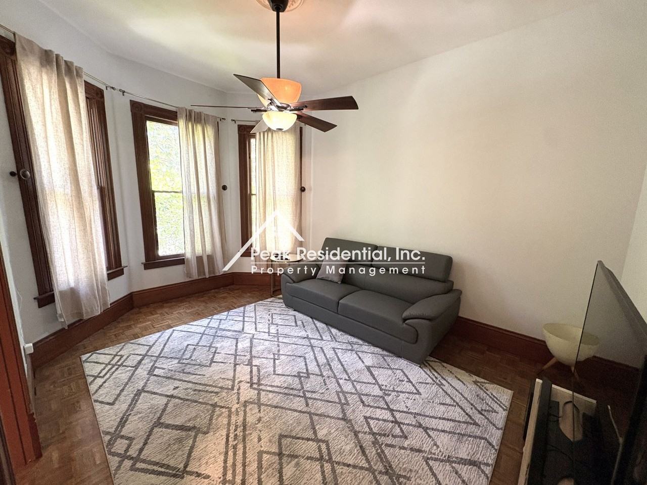 2400 I St - Photo 5 of 21