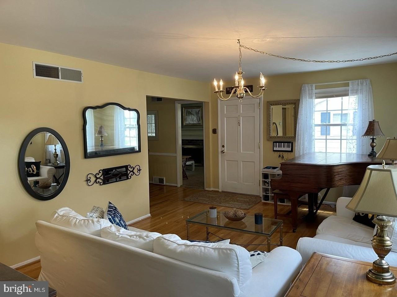 507 Webb Rd - Photo 6 of 33