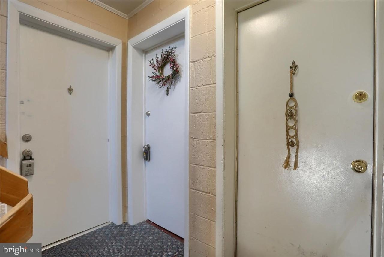 4411 Falls Bridge Dr #B - Photo 5 of 22