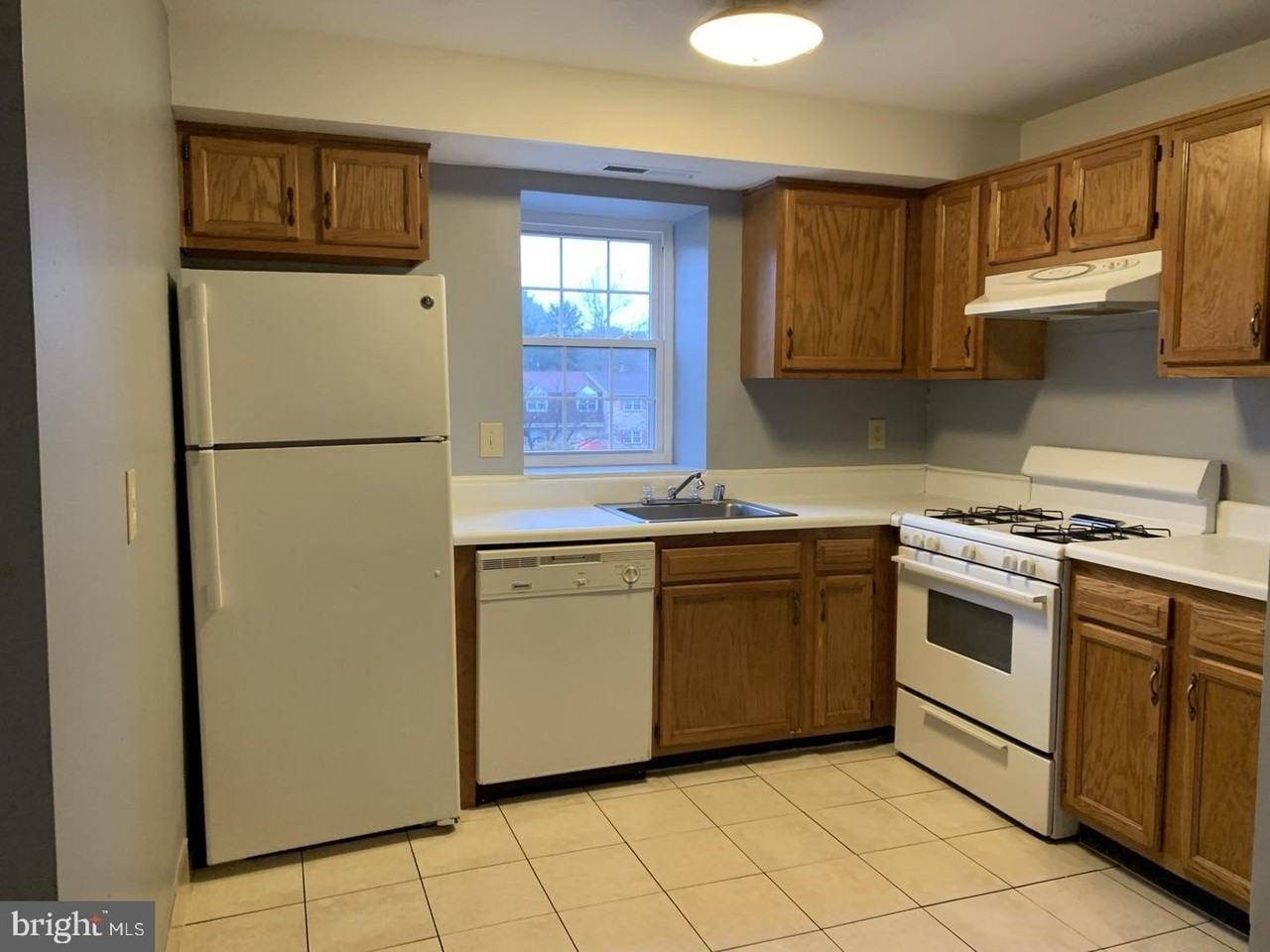 11908 Tarragon Rd #I1 - Photo 5 of 9
