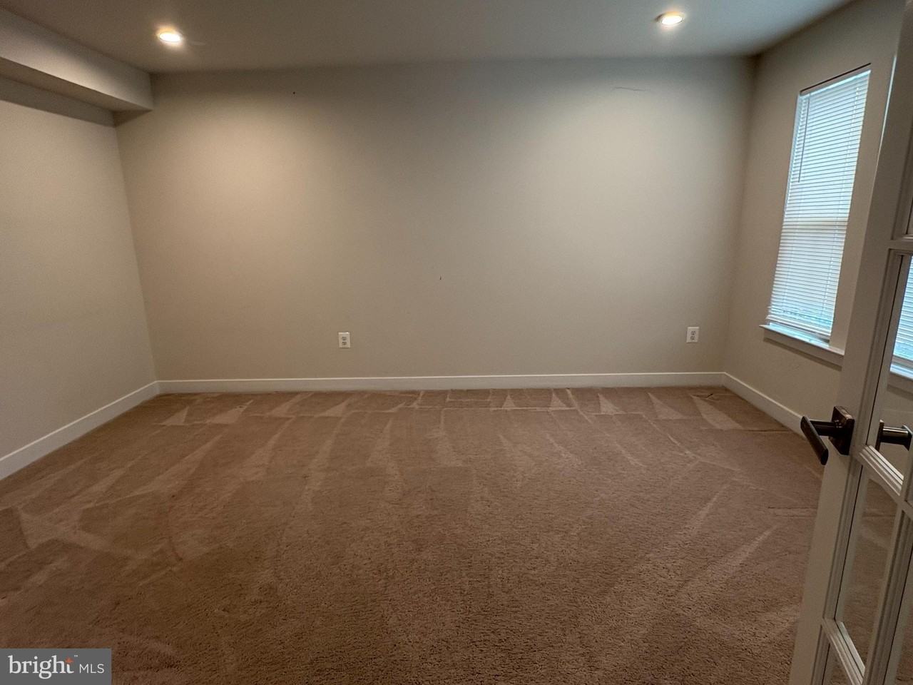 8711 Shady Pines Dr - Photo 3 of 16