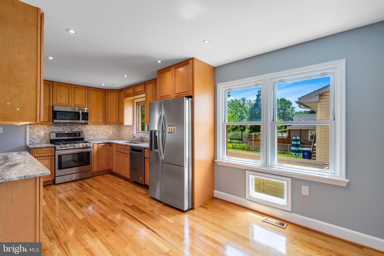 606 Apple Ave - Photo 6 of 40