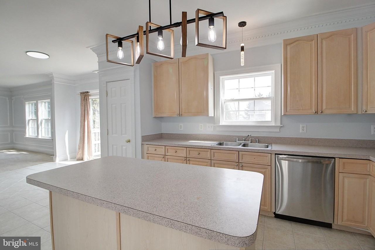 3 Pleasant Acres Ct - Photo 3 of 31