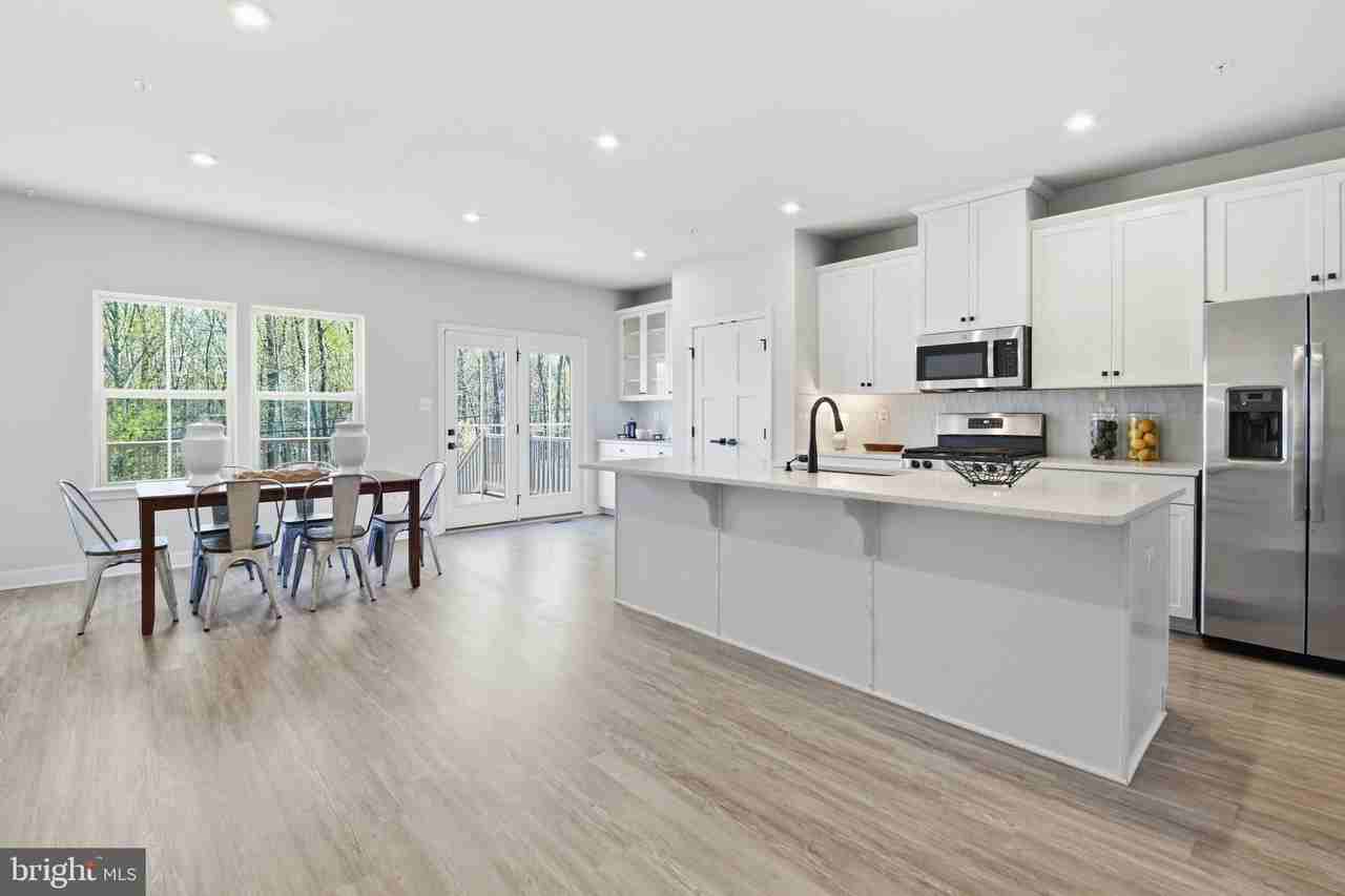 5927 Pecking Stone St - Photo 6 of 27