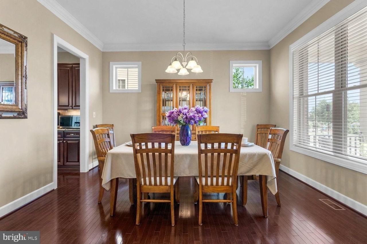 14103 Byrne Park Dr - Photo 2 of 22