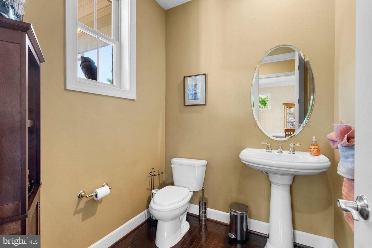 14103 Byrne Park Dr - Photo 7 of 22