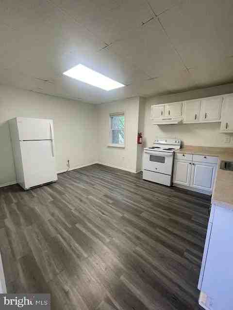159 Cross Keys Rd #E - Photo 7 of 11