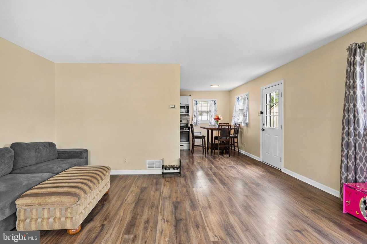 522 Penn Blvd - Photo 3 of 29
