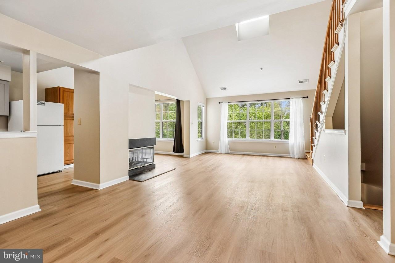624 Brickhouse Rd - Photo 5 of 43