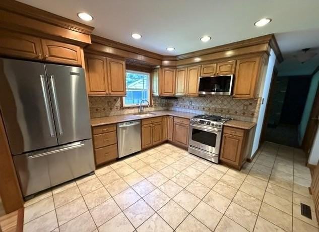 115 Columbia Dr - Photo 2 of 22