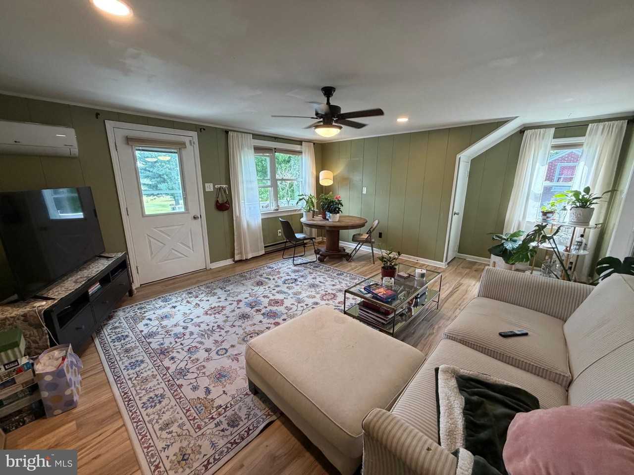 123 Miller St #2 - Photo 5 of 11
