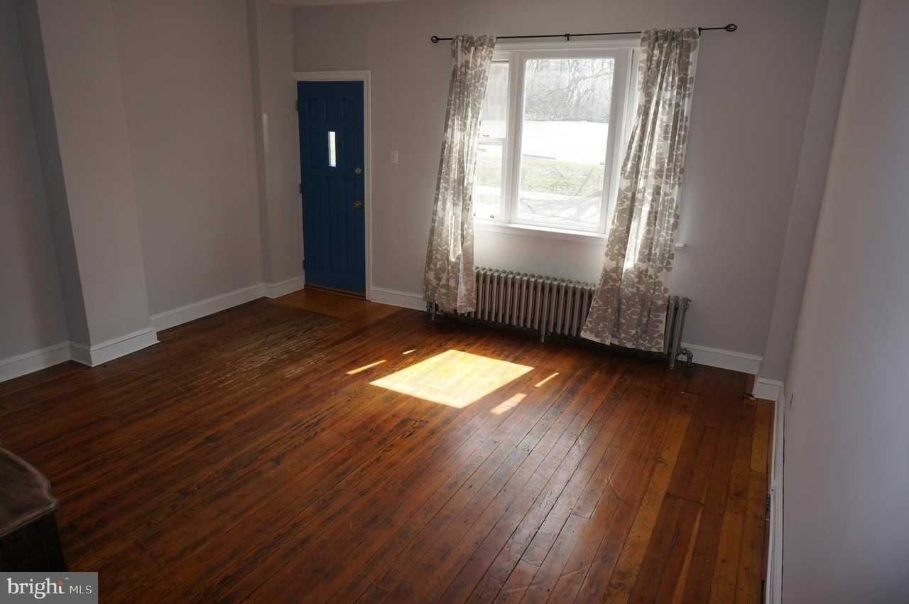 535 Sandy St - Photo 3 of 19