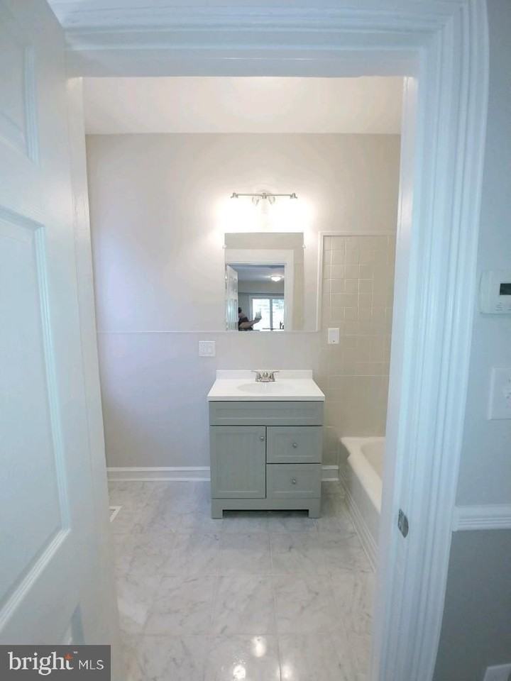 2021 Spring Garden St #1F - Photo 6 of 13
