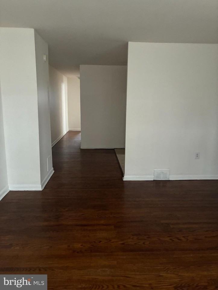 7524 Brentwood Rd #1stFL - Photo 4 of 6