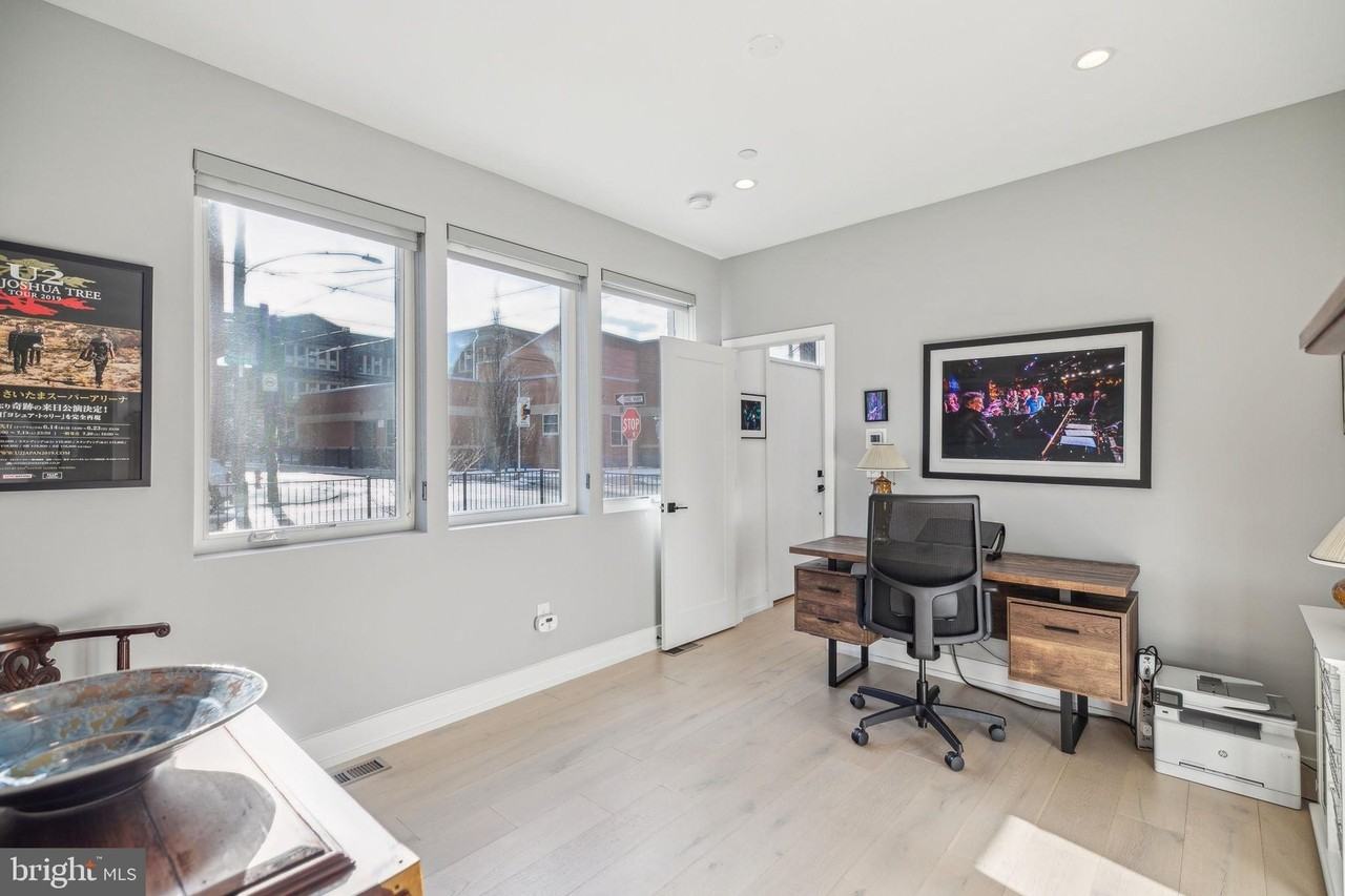 527 Brown St - Photo 4 of 40