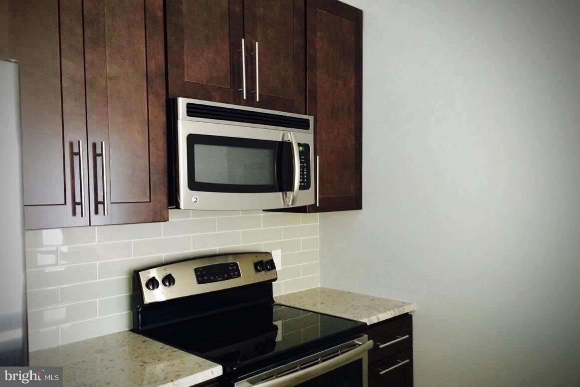 701 N 2nd St #4R - Photo 5 of 10