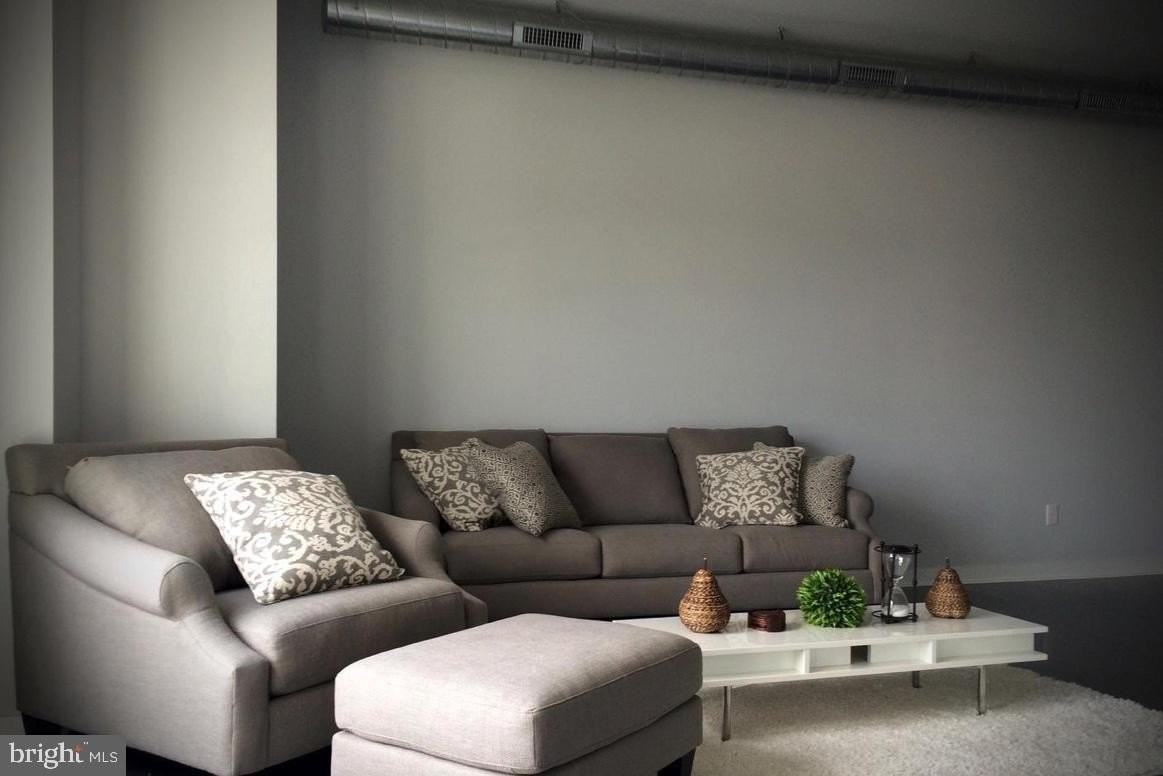 701 N 2nd St #4R - Photo 6 of 10