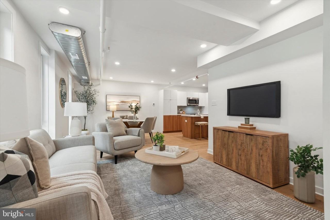 1416 Frankford Ave #206