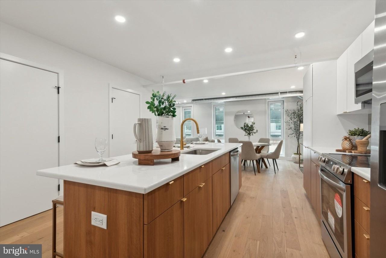 1416 Frankford Ave #206 - Photo 4 of 36