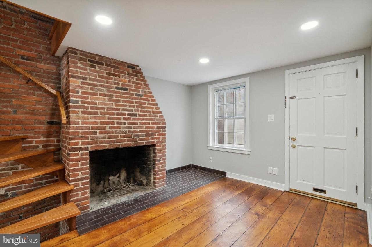 712 Addison St - Photo 4 of 16