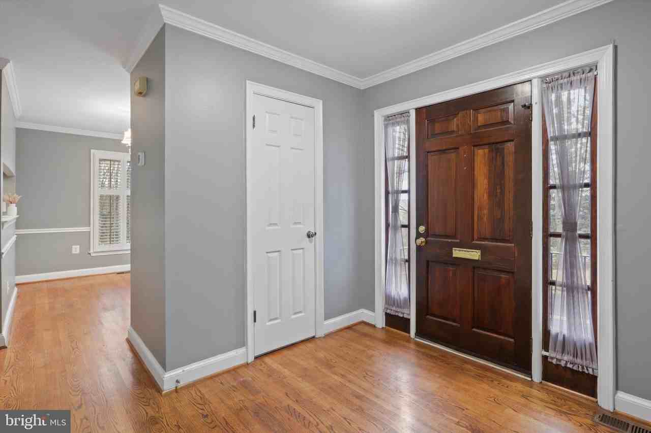101 Roberts Ct - Photo 4 of 42