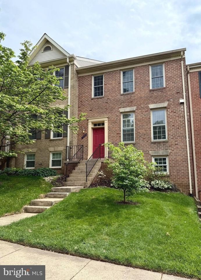4105 Meadow Field Ct - Photo 2 of 3