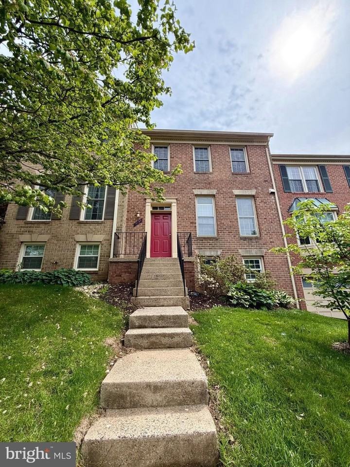 4105 Meadow Field Ct - Photo 3 of 3