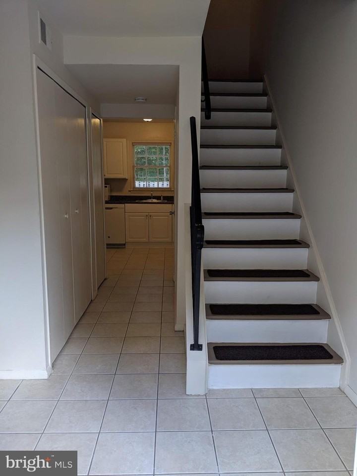 7760 Matisse Way - Photo 2 of 21