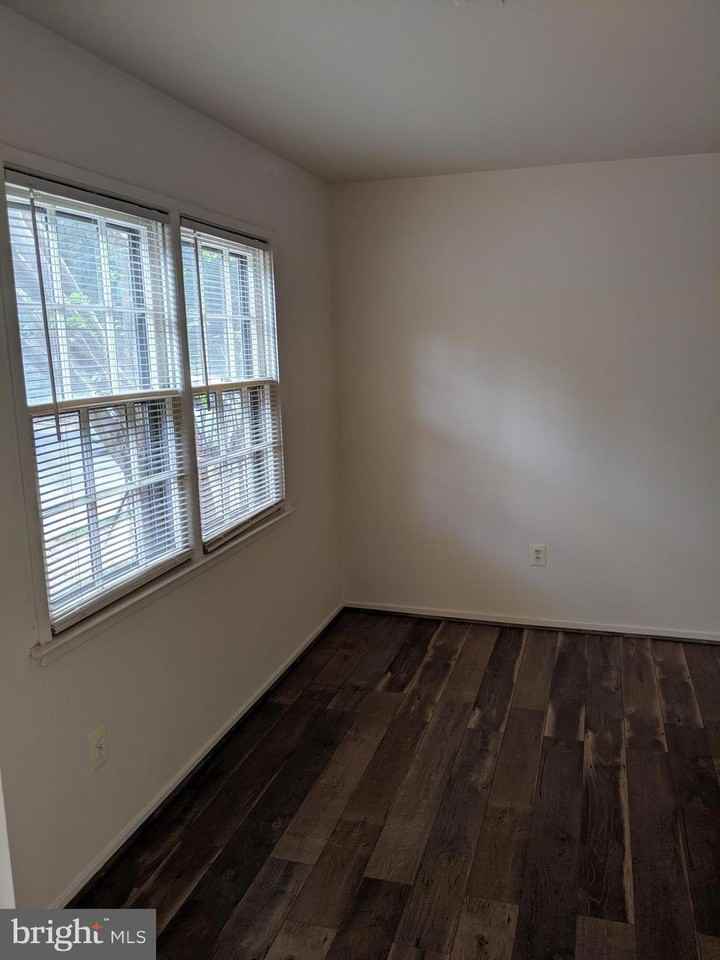 7760 Matisse Way - Photo 3 of 21