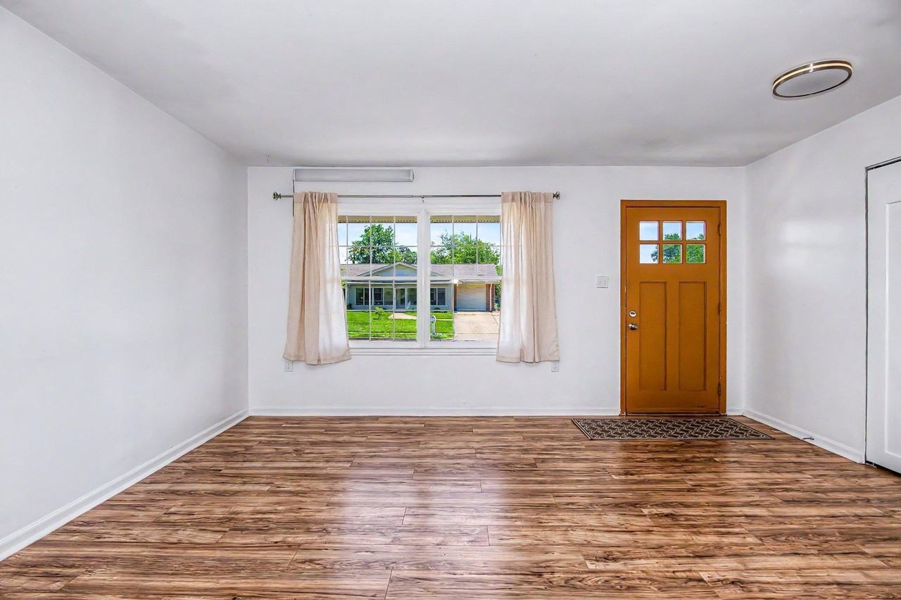 1607 N Brunswick St - Photo 7 of 36