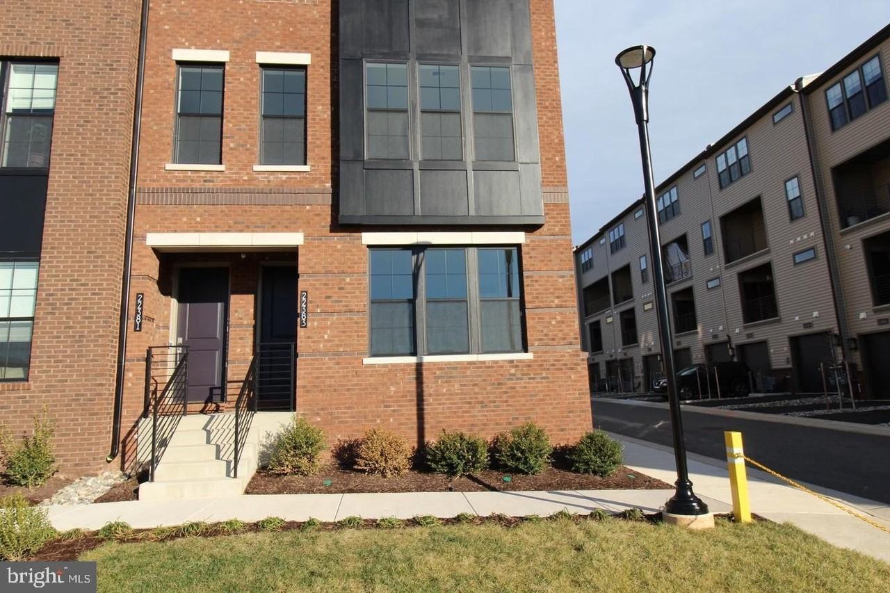22383 Roanoke Rise Ter - Photo 3 of 41