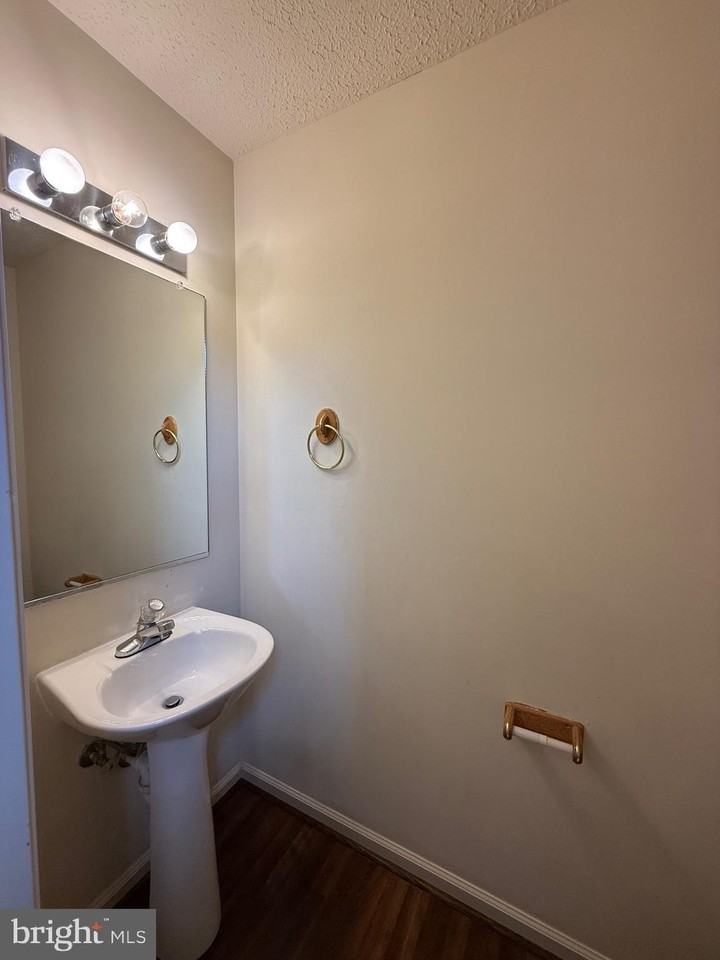 105 W Park Dr - Photo 7 of 21