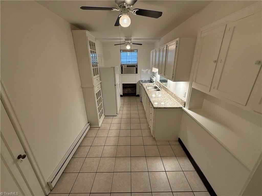 1310 Glade St #29 - Photo 4 of 10