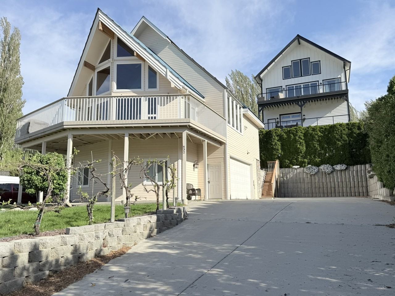 432 Lakeview Dr #1