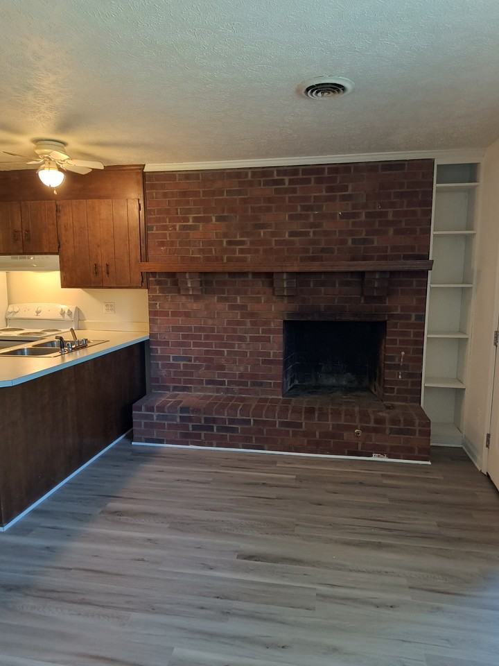 179 Oak Hill Dr #A - Photo 3 of 9
