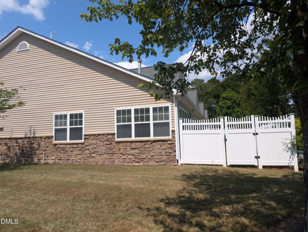 102 Jennel Way - Photo 2 of 3
