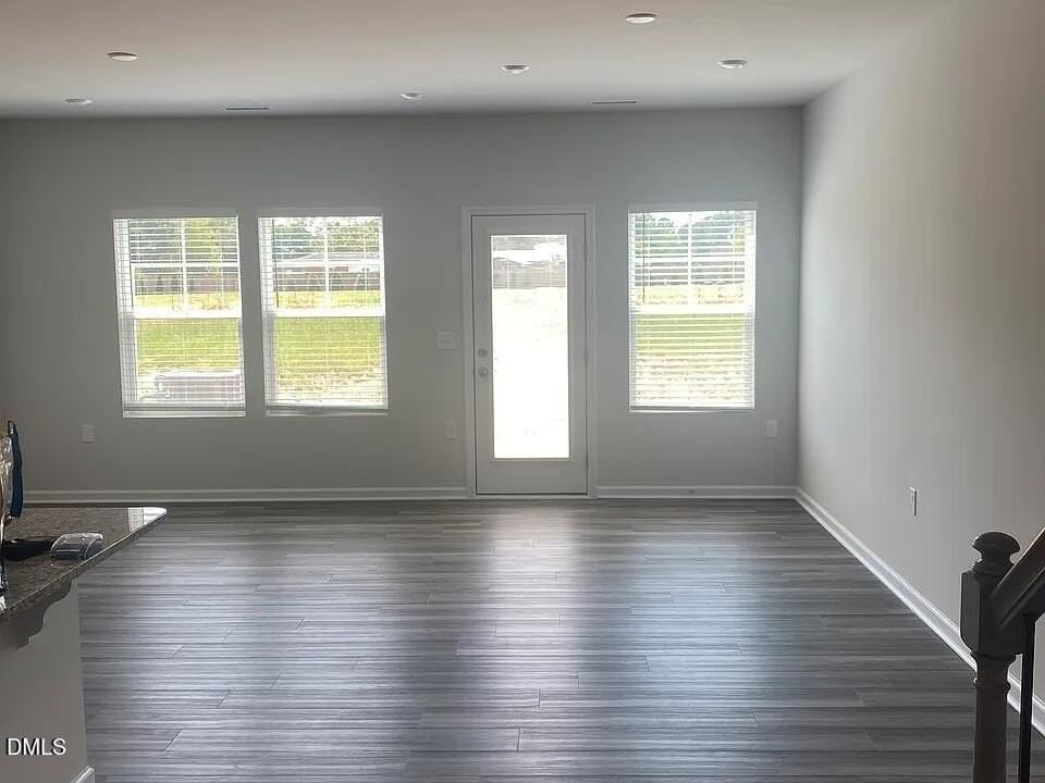 282 Paramount Dr - Photo 2 of 24